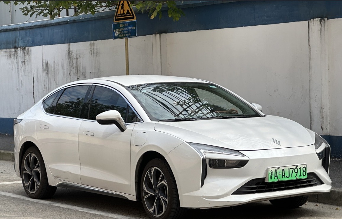 JMEV EVEASY 100% Electric Sedan — image 2 of 4